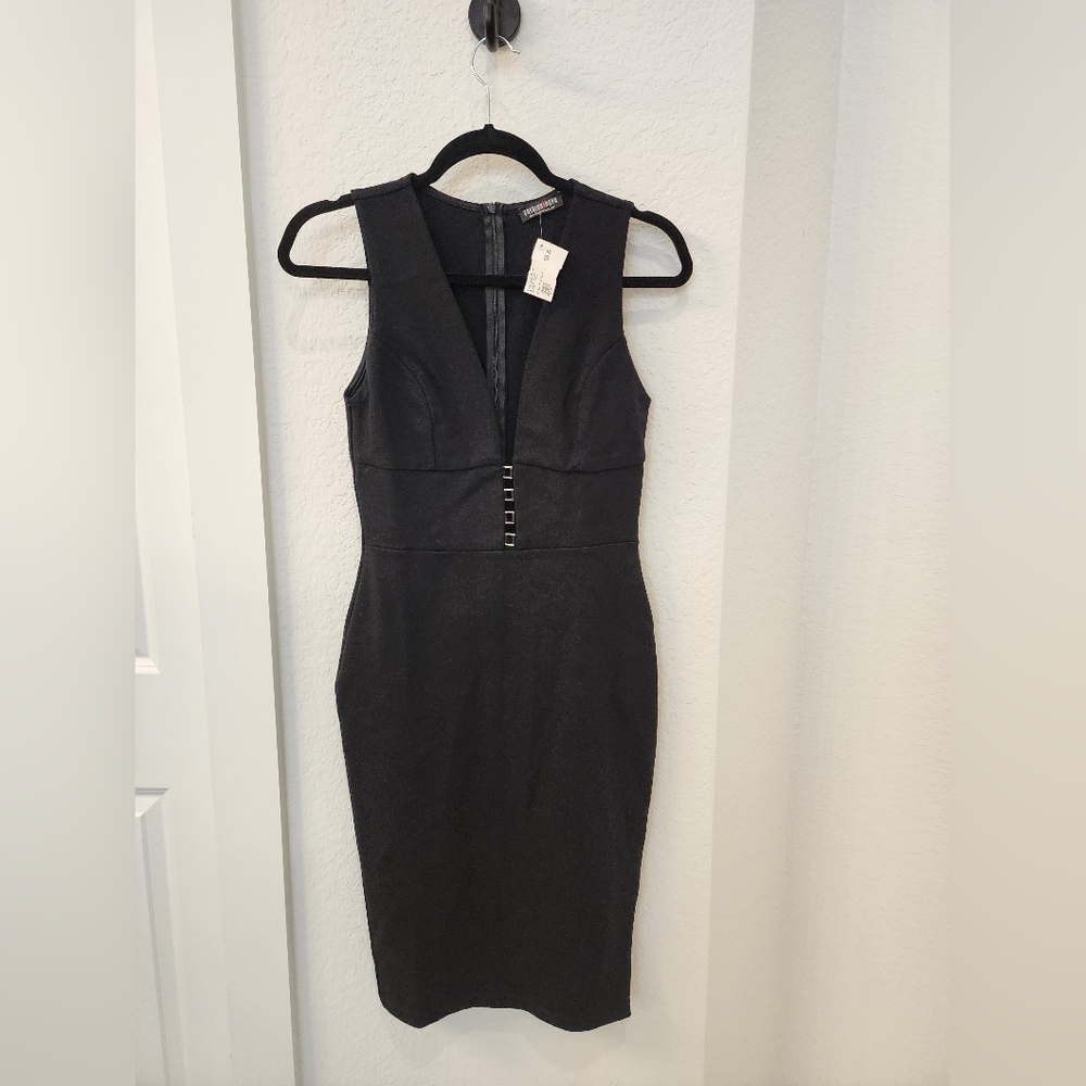 🆕️ NWT New With Tags, Fashion Nova Size Medium Aubrey Dress